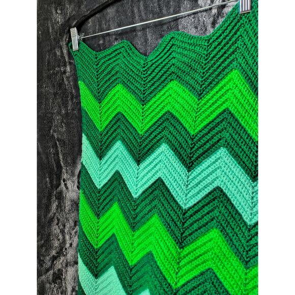 Chevron Green Variegated Crochet Blanket 55 x 62 throw Vintage - Picture 6 of 7